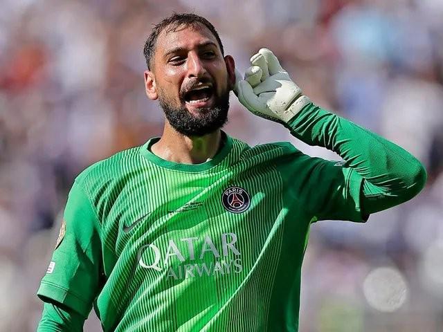 罗马诺透露曼联有意多纳鲁马但未展开谈判，切尔西暂未参与竞争