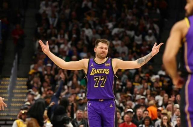 1740315734298022567.jpg 湖人.jpg