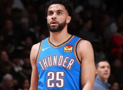 星空用户分享-阿杰伊-米切尔季后赛近三战：场均12.7分5.3篮板3助攻1.3断